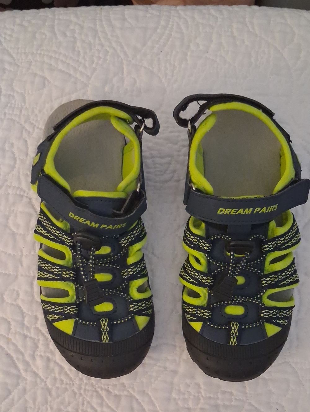 Dream Pairs Neon Yellow and Navy Blue Kids Closed-Toe Sandals